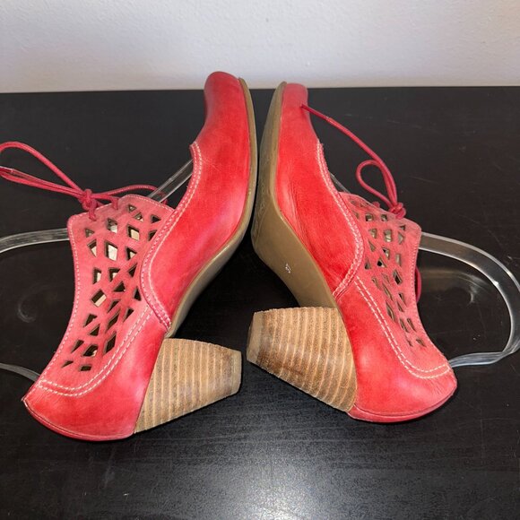 Fidji Red Leather Lace Up Heels Laser Cut Geometric Cutout Retro Art to Wear 37 - Picture 4 of 7
